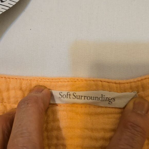 Soft surroundings textured blouse size small. - Picture 7 of 8